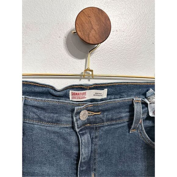 Levis Dark Wash Jeans - Picture 8 of 10